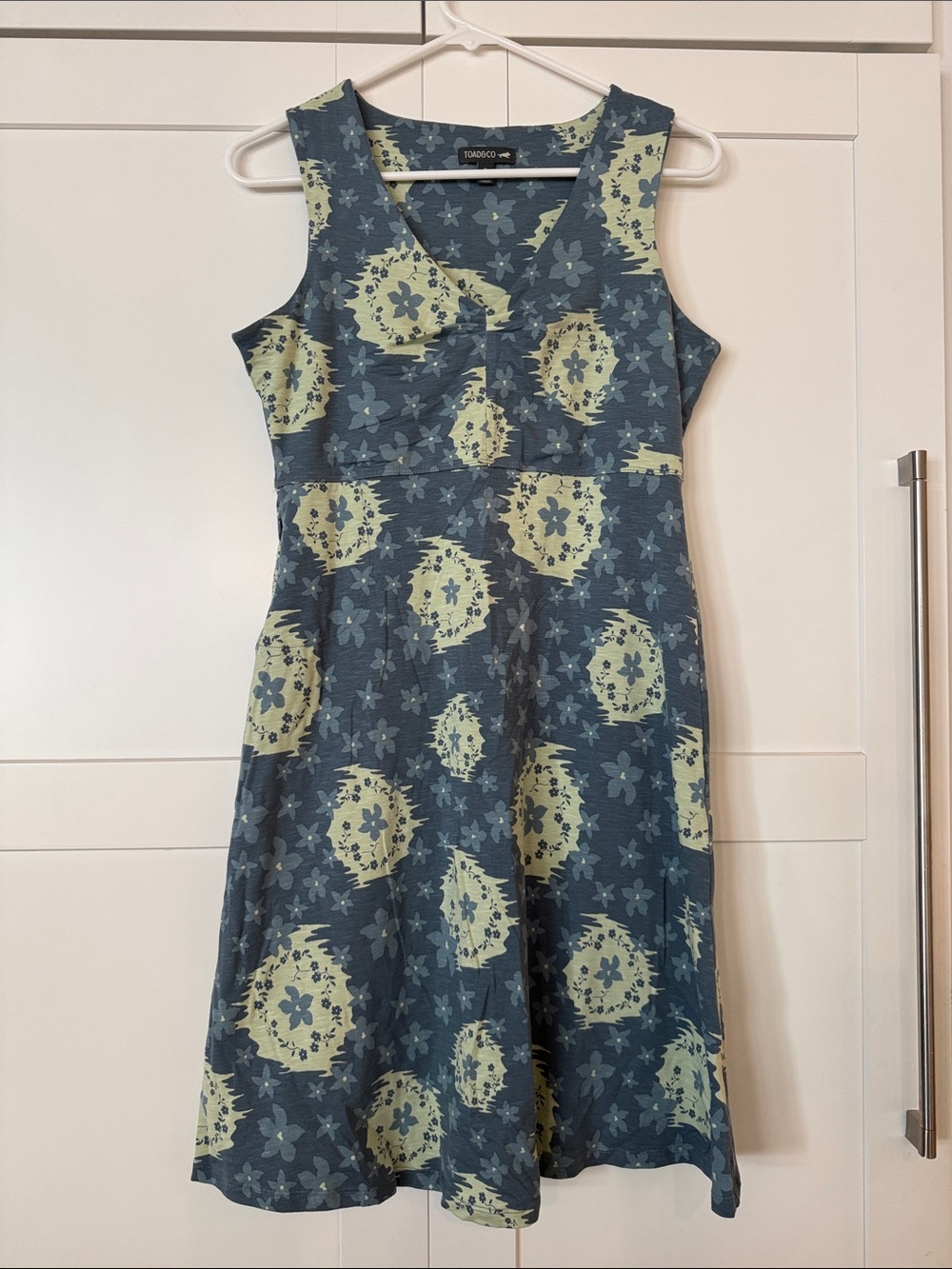 Toad&Co Navy and Light Green Floral V‑Neck Sleeveless Mini Dress